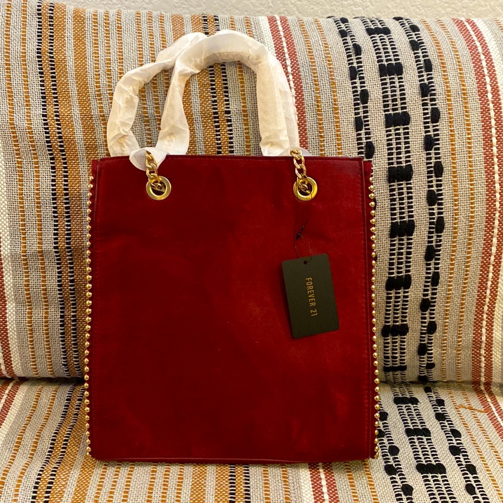 Handbag is new never used